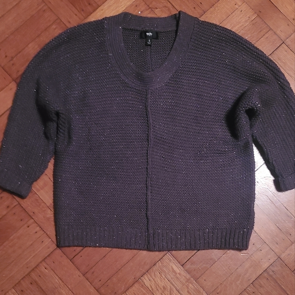 Gorgeous winter sweater Nwot too big for me